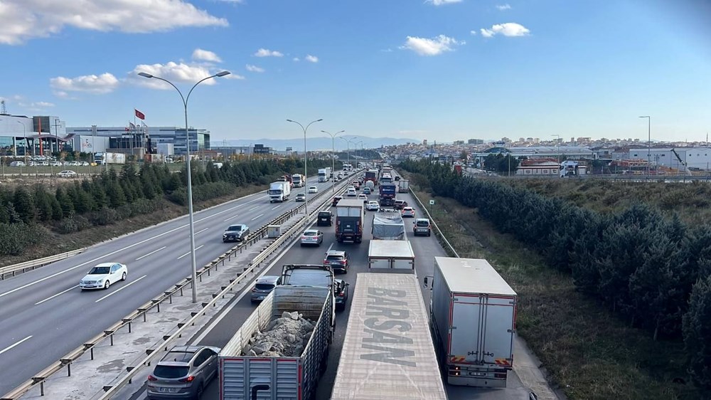 Otoyolda trafiği durduran kaza: Ankara yönünde uzun araç
kuyrukları oluştu - 5