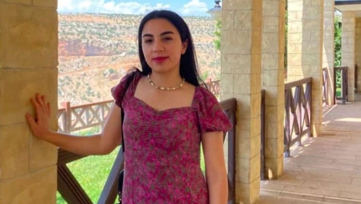 19 yaşındaki Esra’dan haber alınamıyor 19 yaşındaki Esra’dan haber alınamıyor