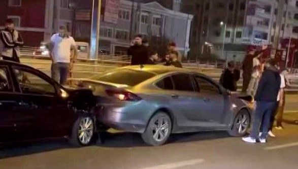 9 aracın karıştığı kazada 3 kişi yaralandı