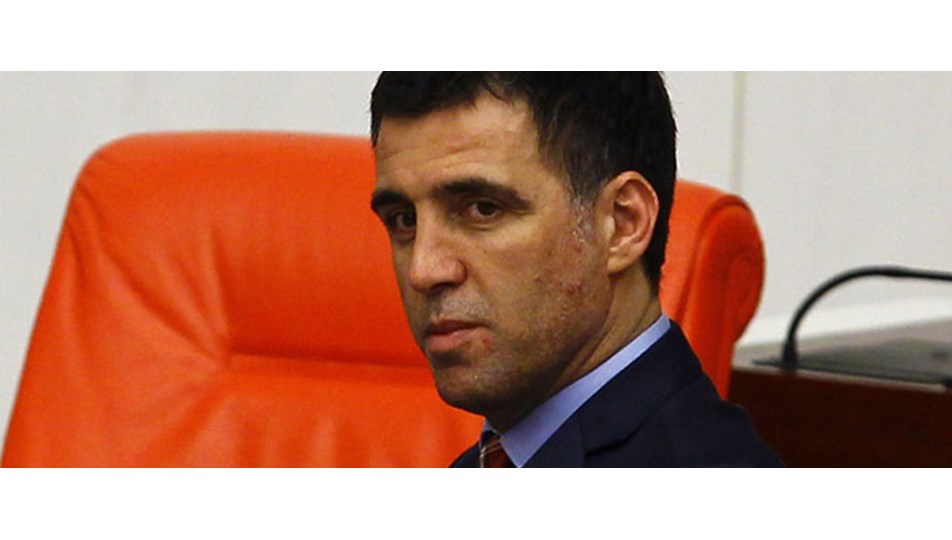 Hakan Şükür AK Parti'den istifa etti