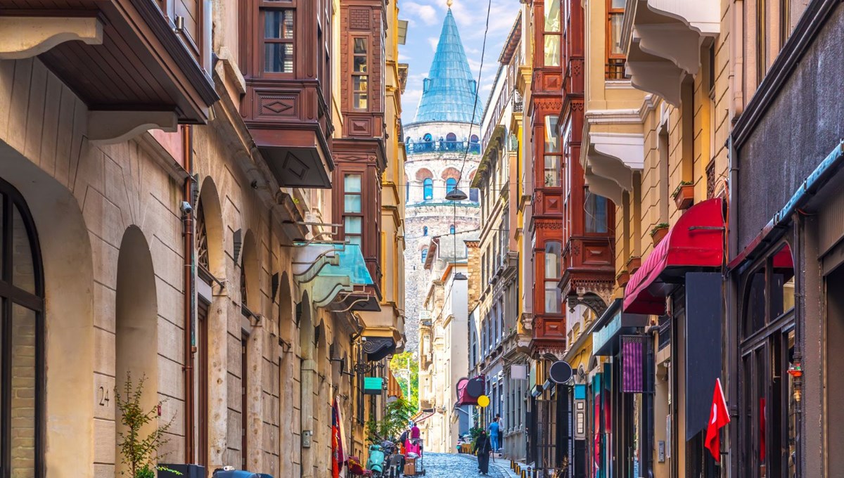 Galata Kulesi'ne 'fotoğraf' düzenlemesi Galata Kulesi'ne 'fotoğraf' düzenlemesi