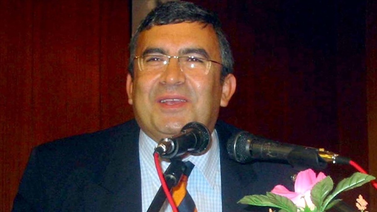 Doç. Dr. Necip Hablemitoğlu