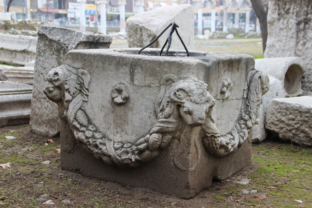 Akhisar'da antik şehirle modern şehir iç içe - 22