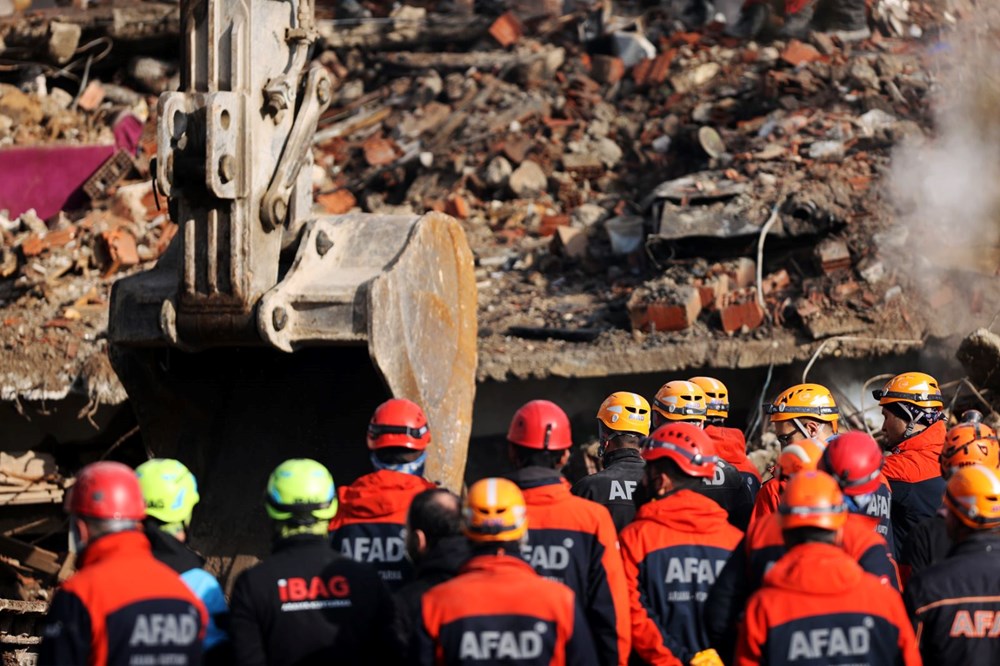 Konya'da 4 katlı bina çöktü: Bir kişi yaşamınıyitirdi, üç kişi sağ kurtarıldı - 5