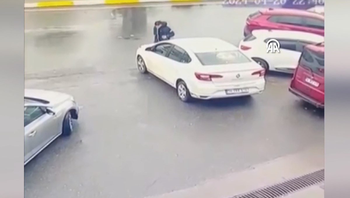 İstanbul Eyüpsultan'da iki grup arasında silahlı kavga İstanbul Eyüpsultan'da iki grup arasında silahlı kavga