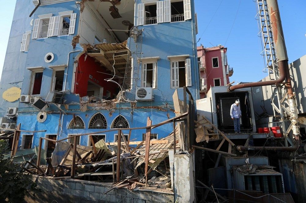 Beyrut Limanı'na patlamanın anısına kırık cam ve moloz yığınlarından heykel dikildi - 9