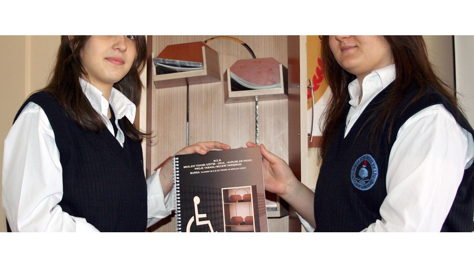 Bedensel engelliler için özel dolap