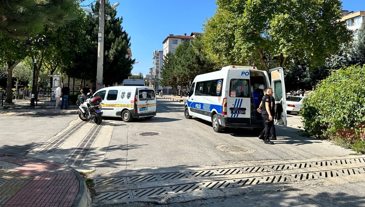 Kastamonu'da hareketli dakikalar: İki polisi yaraladı, ailesini rehin aldı