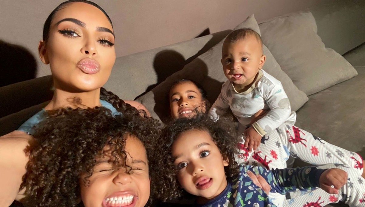 Kim Kardashian çocuklarını uyandırması için piyanist tuttu