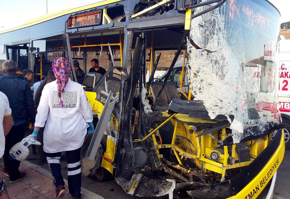 Öğrenci servisi belediye otobüsü ile çarpıştı: 15 yaralı - 2
