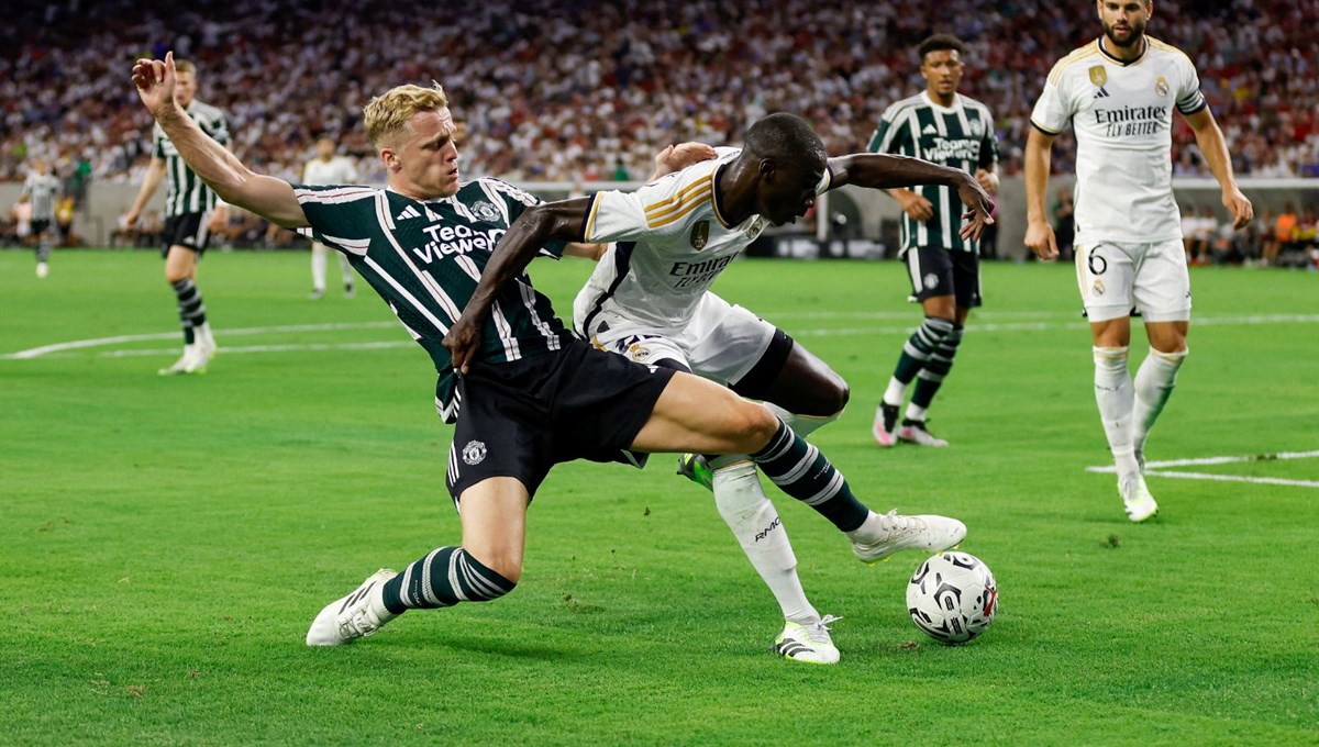 Van de Beek Eintracht Frankfurt'a kiralandı Van de Beek Eintracht Frankfurt'a kiralandı