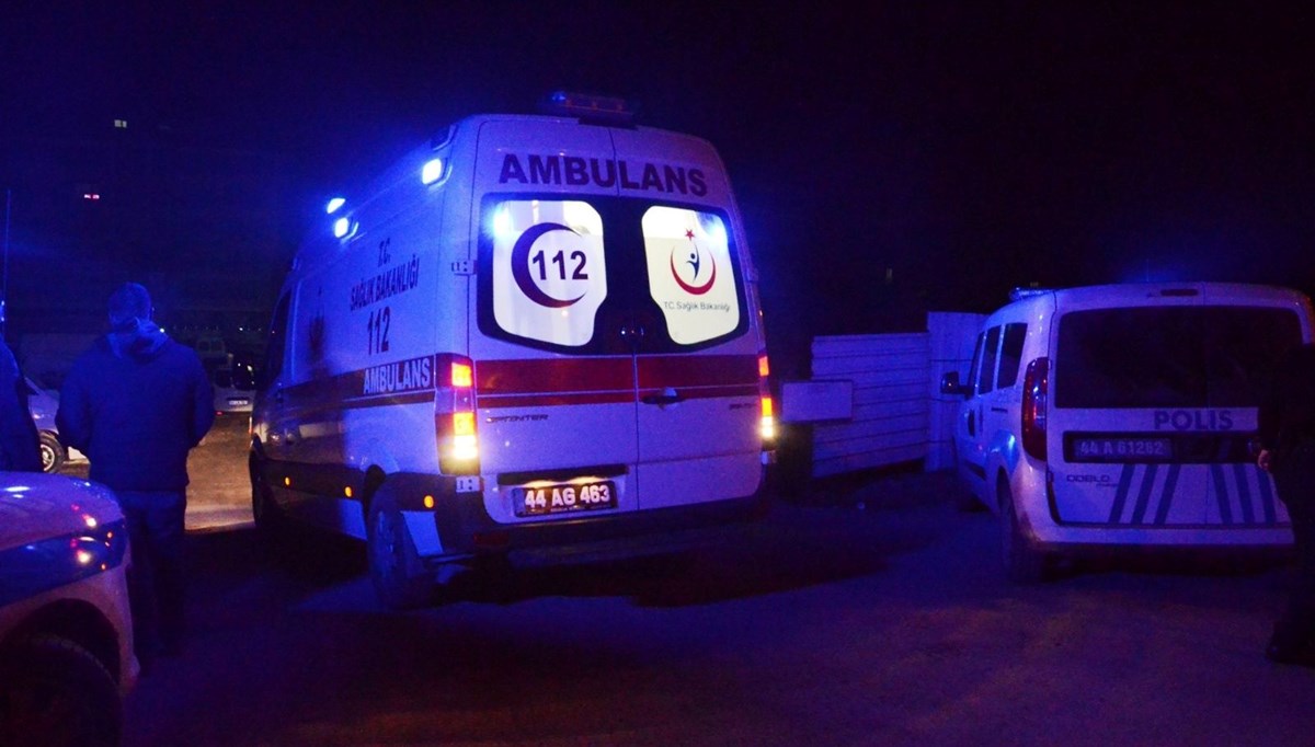 Suç makinesi adam, ayrıldığı eşini bıçakla yaraladı Suç makinesi adam, ayrıldığı eşini bıçakla yaraladı