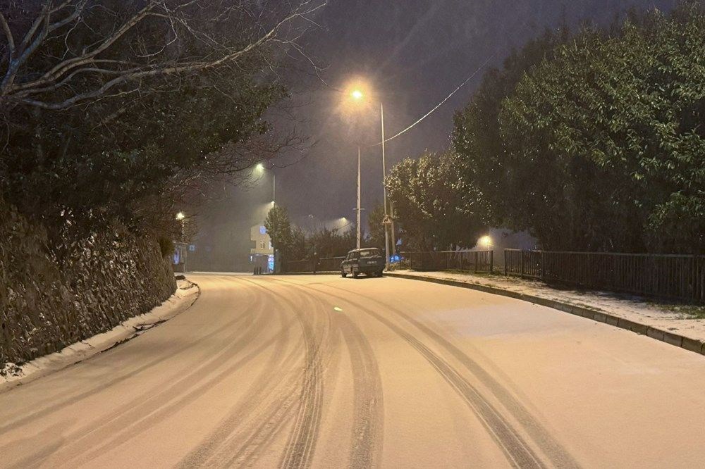 İstanbul’da kar aniden bastırdı: Altı ilçede okullar tatil edildi (İstanbul’da yarın için bir uyarı daha) - 10