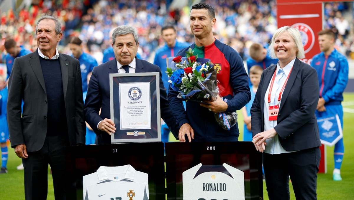 Cristiano Ronaldo'dan yeni rekor: Guinness Rekorlar Kitabı’na girdi Cristiano Ronaldo'dan yeni rekor: Guinness Rekorlar Kitabı’na girdi
