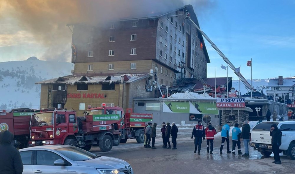 Son dakika. Kartalkaya Kayak Merkezi'nde otel yangını: 10 kişi yaşamını yitirdi - 11