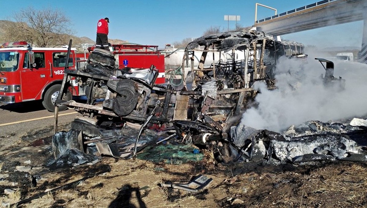 Meksika'da otobüs faciası: 18 kişi öldü, 29 kişi yaralandı Meksika'da otobüs faciası: 18 kişi öldü, 29 kişi yaralandı