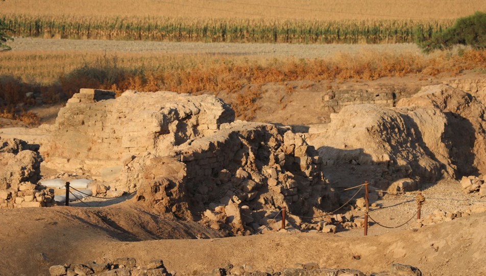 Aççana Höyük'te 3 bin 800 yıllık "kent satışı sözleşmesi" bulundu