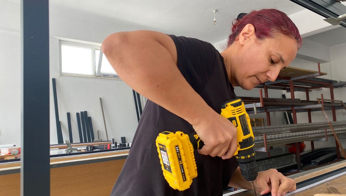 Eşi eleman bulamayınca kolları sıvadı: Sanayide 2 yılda usta oldu