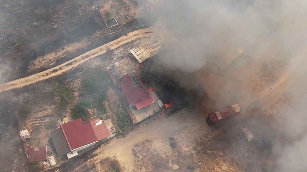 Kocaeli'de otluk alanda çıkan yangın evlere sıçradı - 4