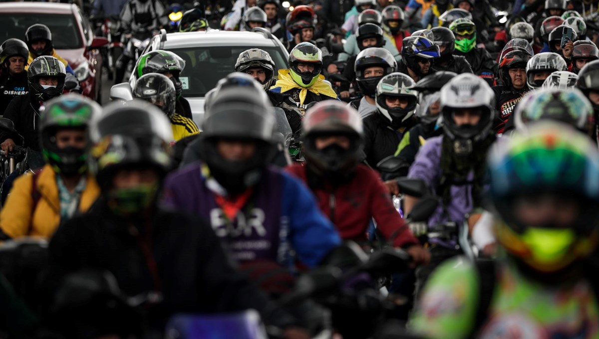 Kolombiya'da motosikletçilerden protesto
