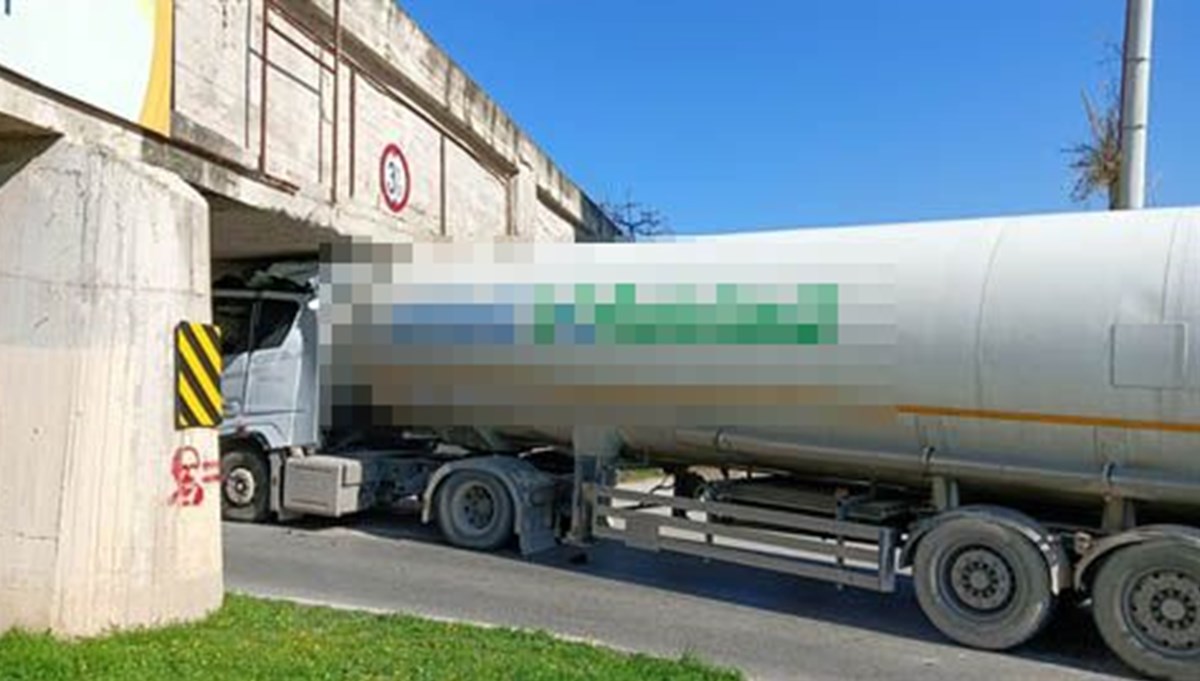 Mersin'de korku dolu anlar: Doğalgaz takeri sıkıştı Mersin'de korku dolu anlar: Doğalgaz takeri sıkıştı