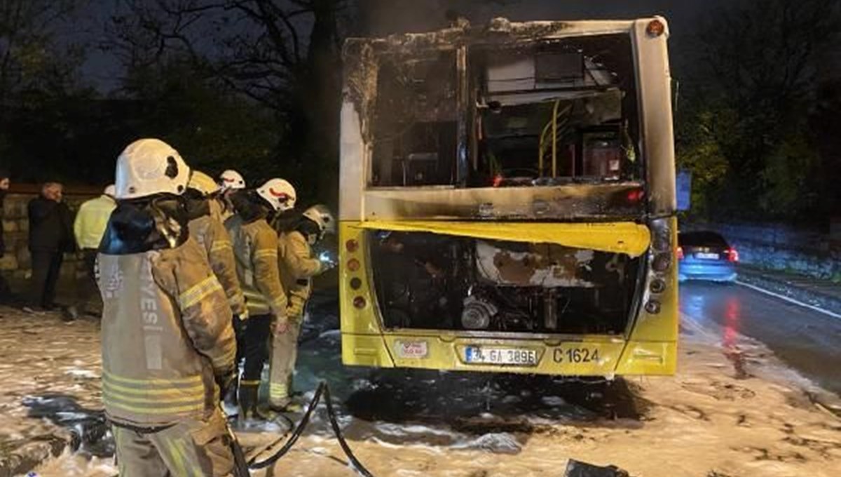 Üsküdar'da İETT otobüsü yandı