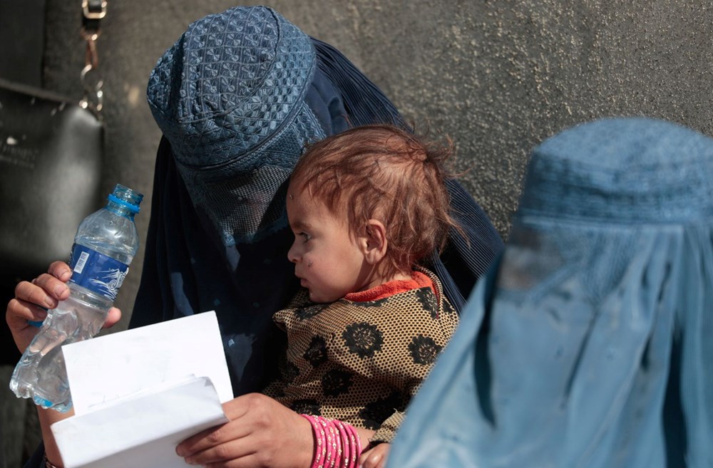 Afganistan'da yeni televizyonculuk kuralları: Kadınların dizilerde oynaması yasakladı - 8