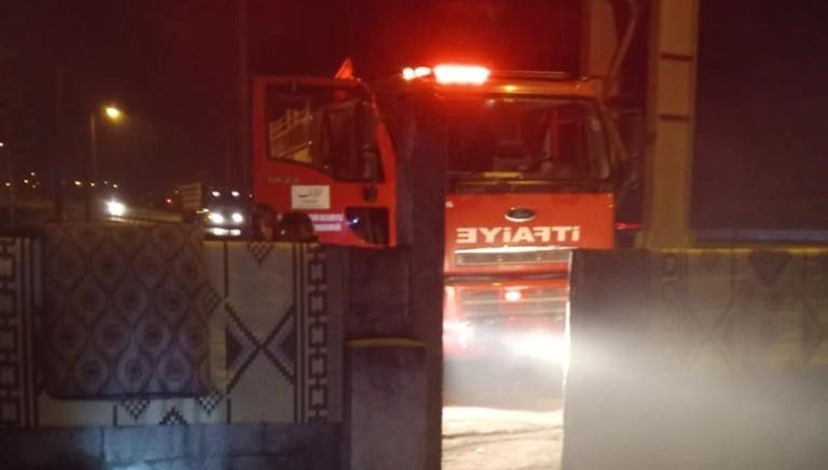 Hatay’da bir evde çıkan yangın itfaiye ekipleri tarafından söndürüldü Hatay’da bir evde çıkan yangın itfaiye ekipleri tarafından söndürüldü