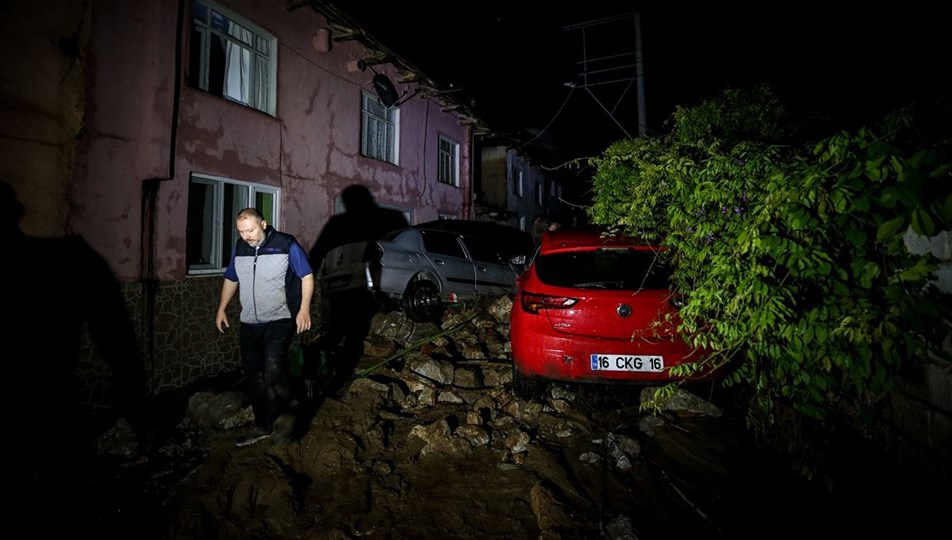Bursa'da sel nedeniyle bir kişi hayatını kaybetti