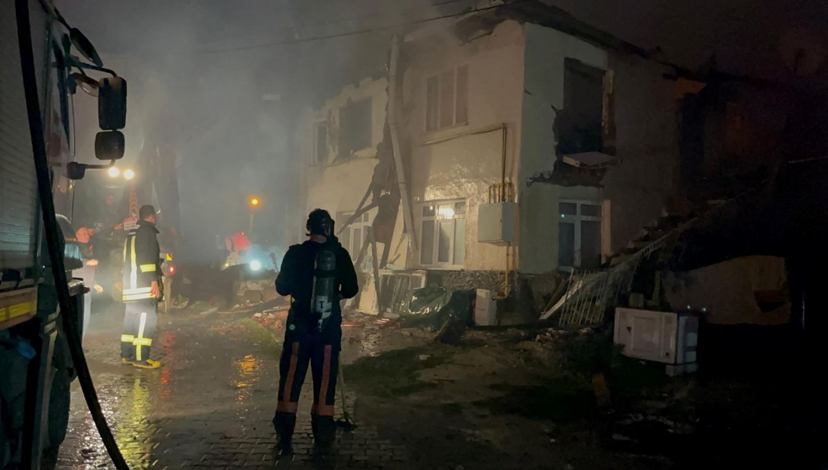 Çankırı'da 3 ev ile 4 samanlık yandı