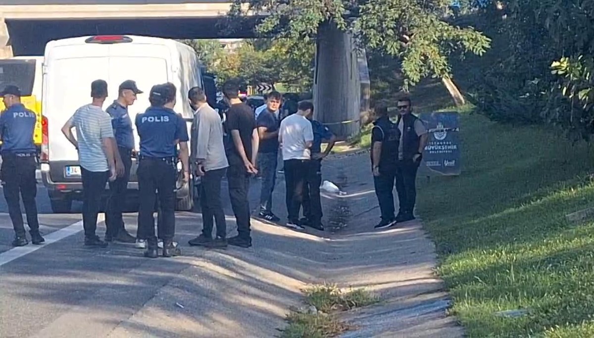 TEM'de korku dolu anlar: Pimi çekilmemiş el bombaları bulundu TEM'de korku dolu anlar: Pimi çekilmemiş el bombaları bulundu