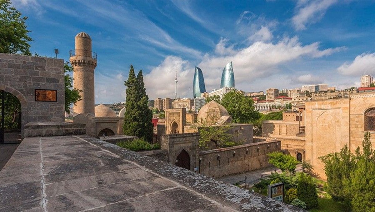 Azerbaycan’ın başkenti Bakü doğal yapısıyla öne çıkıyor (Bakü yemekleri ve gezilecek yerler)