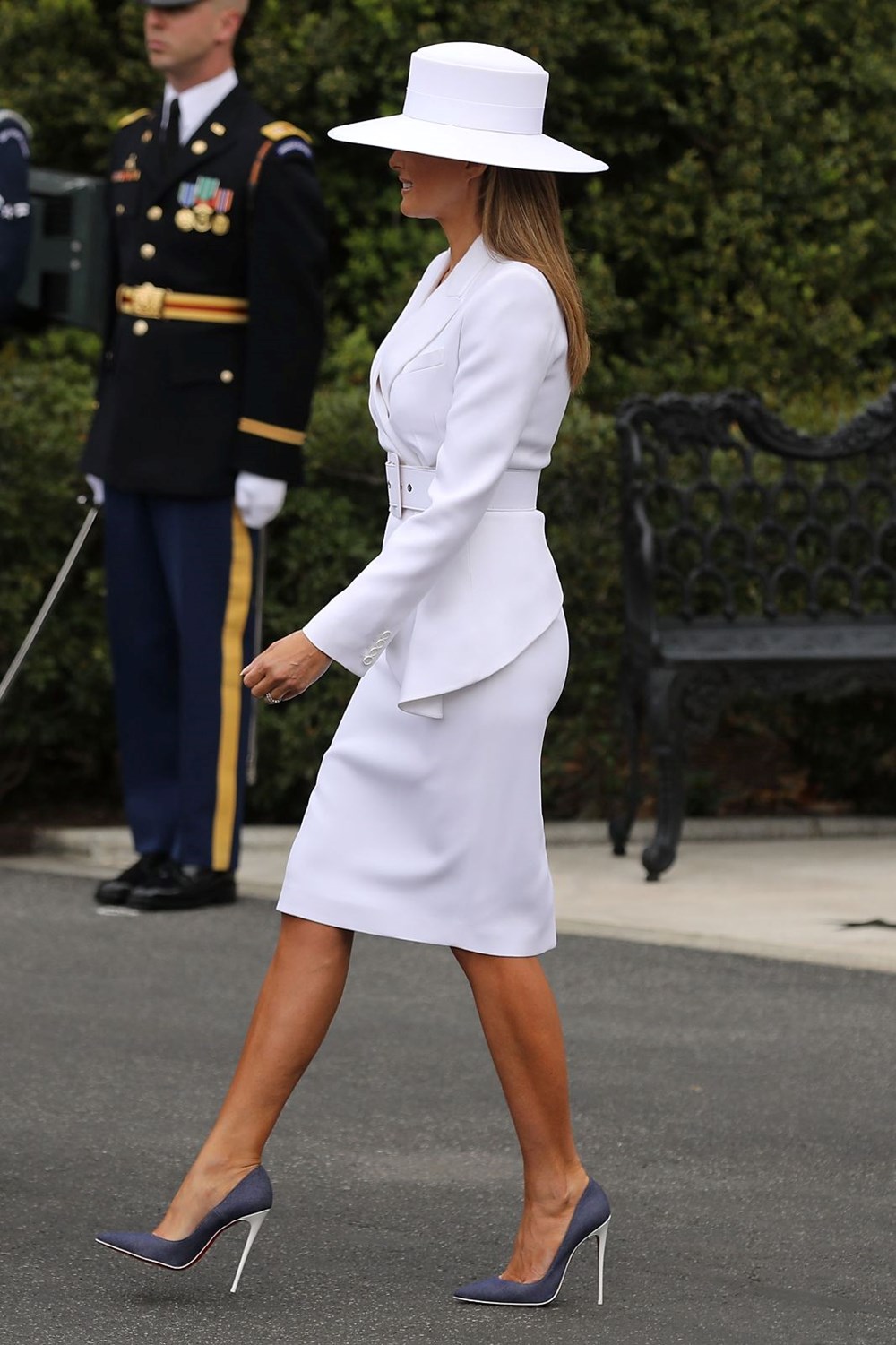 Melania Trump'ın şapkası NFT olarak satılacak - 5