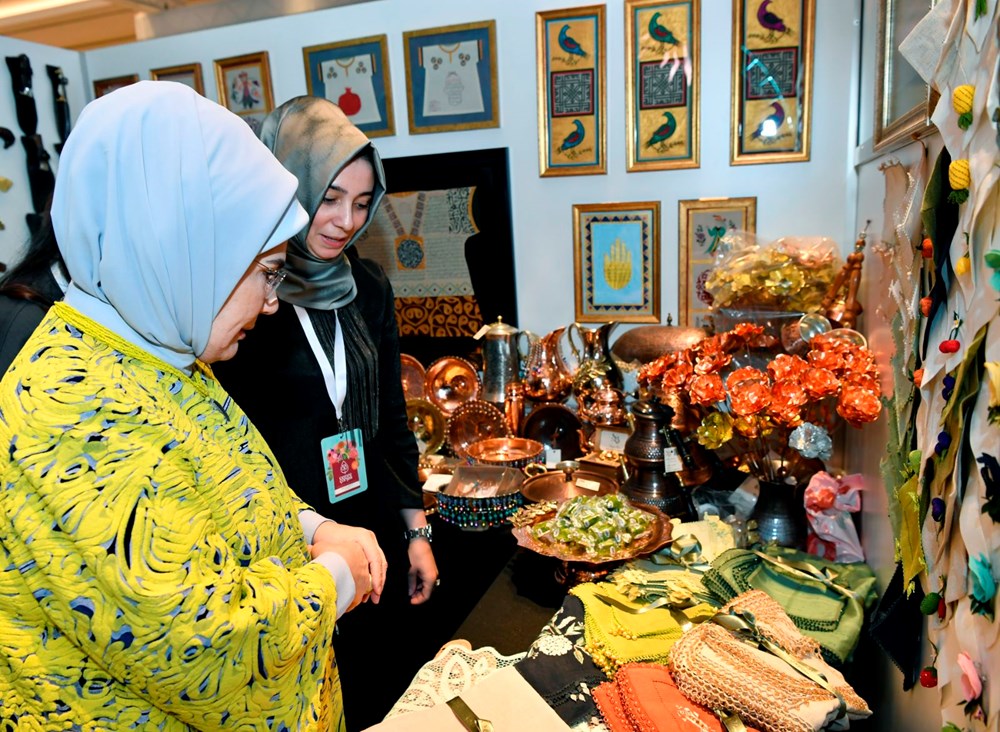 Ali Koç, Emine Erdoğan'a Fenerbahçe forması armağan etti 79 ABGiK6IFfUKUTmaA yQKtA