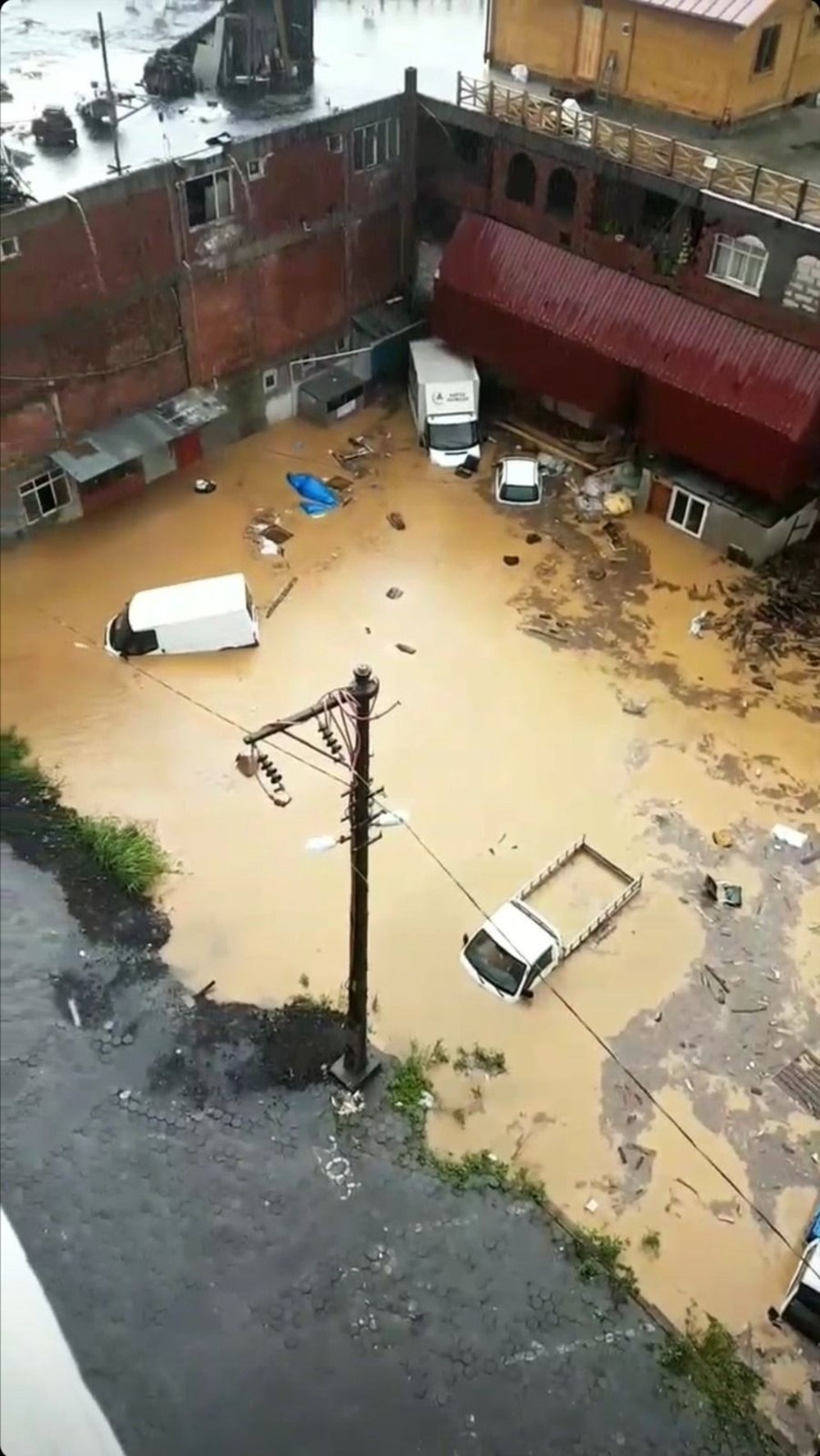 Şiddetli yağış Rize'yi de vurdu: 2 can kaybı - 7