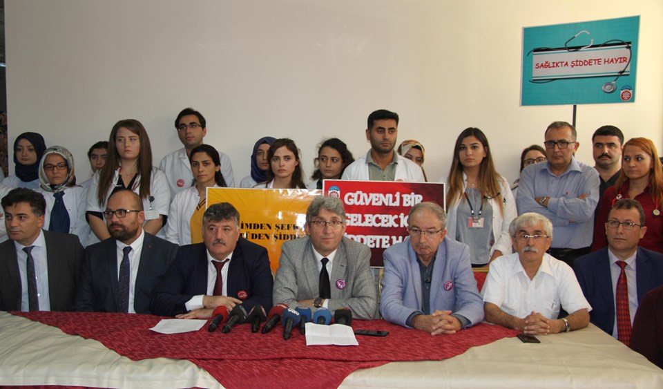 Erciyes Üniversitesinde doktorlara şiddete tepki - 1