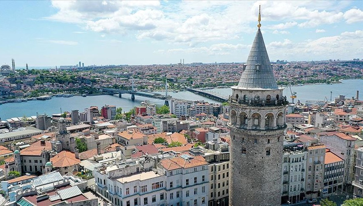 Galata Kulesi ziyaretçilere yeniden açılıyor Galata Kulesi ziyaretçilere yeniden açılıyor