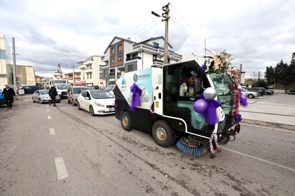 Belediye temizlik görevlisi mini süpürge aracını gelin arabası yaptı - 3