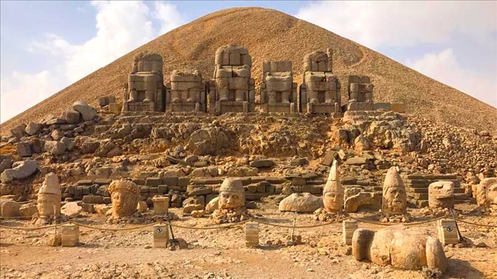 Kralların ve tanrıların taşlaştığı yer Nemrut - 7