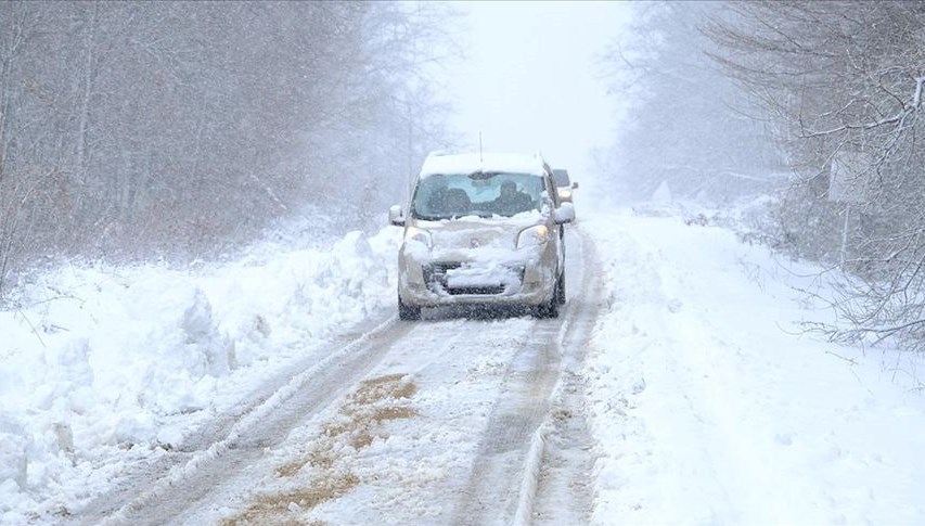 Kar İstanbul’un kapısında: Meteorolojiden kar yağışı ve fırtına uyarısı