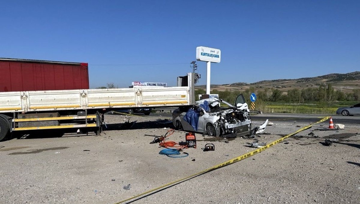 Kırıkkale'de trafik kazası: 1 kişi öldü, 2 kişi yaralandı