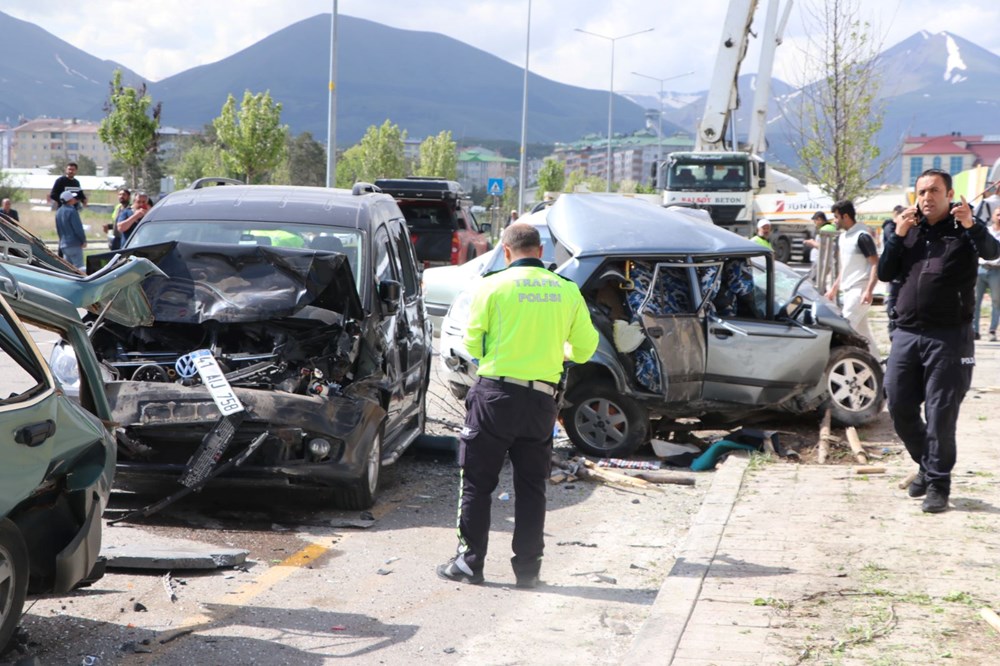 Beton mikseri dehşeti: Araçları önüne kattı, caddeyi savaş alanına çevirdi 72 ADoI63oDskCfgeO5a81W4A