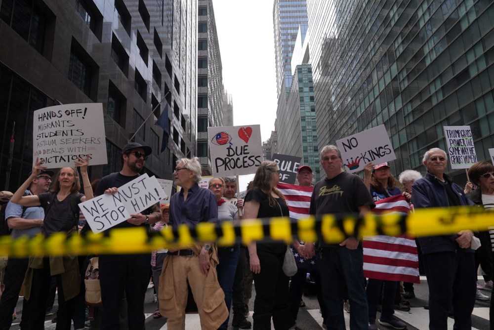 ABD'de Trump karşıtı gösteriler: Farklı eyaletlerde binlerce kişi toplandı - 2
