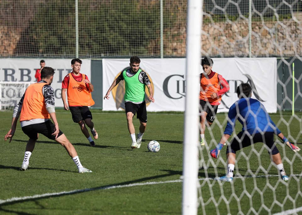 Süper Lig'de 21. hafta Beşiktaş-Alanyaspor maçıyla başlıyor - 1