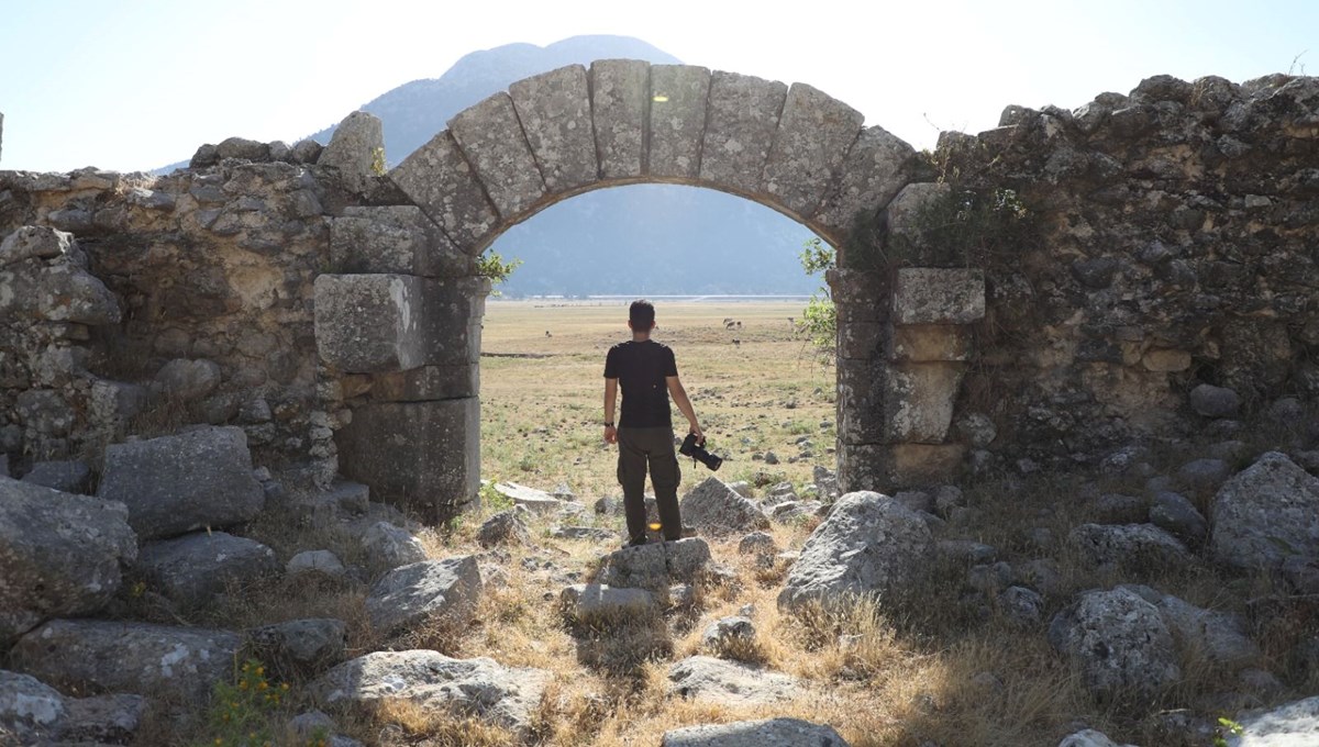 Kervanların durağı 800 yıllık Tol Han doğaseverlerin yeni rotası oldu Kervanların durağı 800 yıllık Tol Han doğaseverlerin yeni rotası oldu