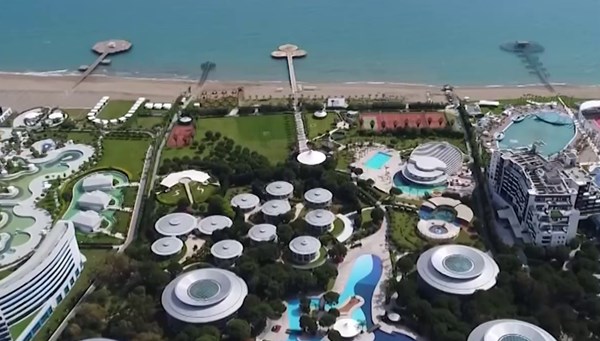 Otellerde temassız tatil (QR kod ile aydınlatma ve klima kontrolü)