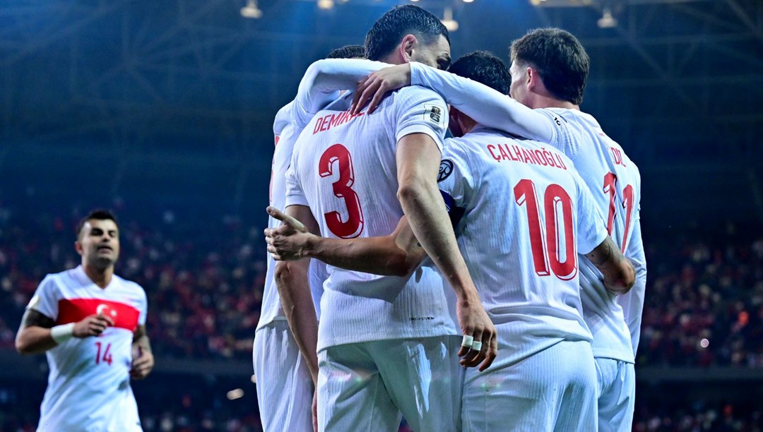 "Türk destanı" (15 Ekim 2025 spor manşetleri)