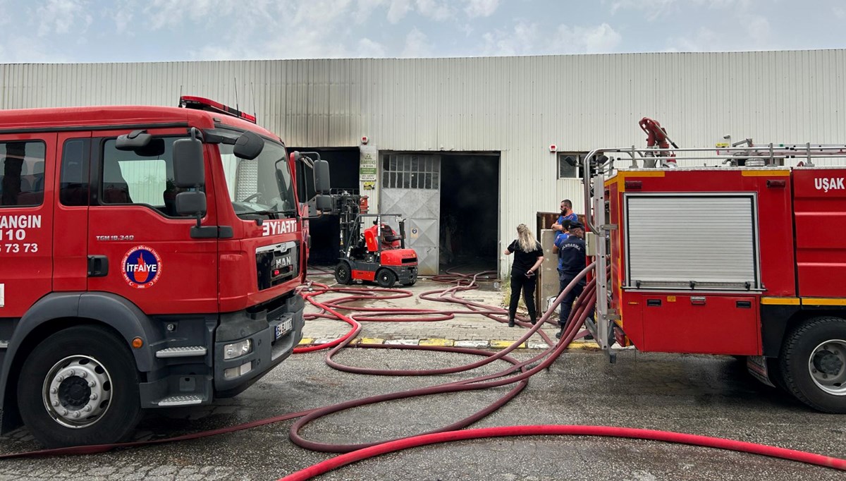 Uşak'ta fabrika yangını