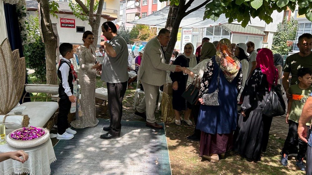 Bedava yemek için "Mevlüt Bulma" grubu kurdular - 10