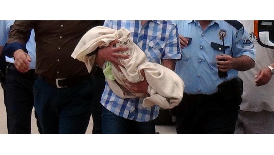 12. kattan düşen bebek öldü NTV 12. kattan düşen bebek öldü NTV